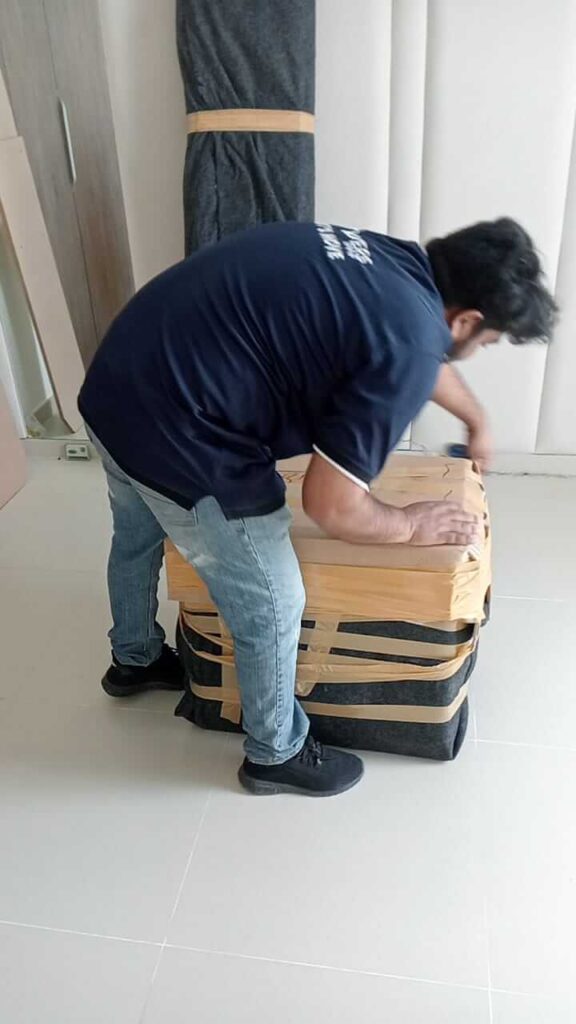 Movers in Dubai